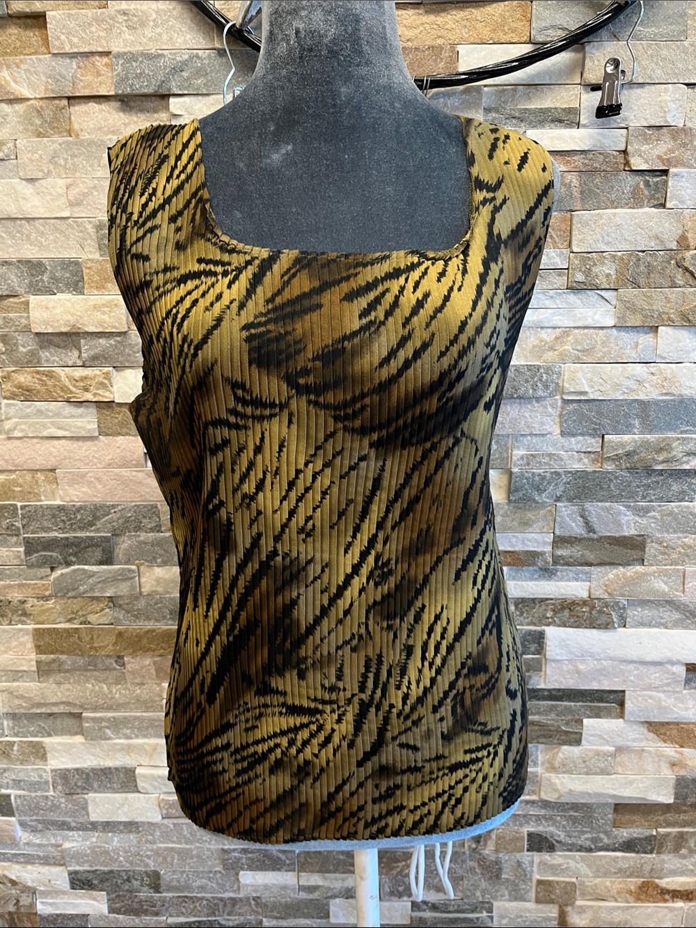 Sleeveless Olive & Black Square-Neck Pleated Blouse